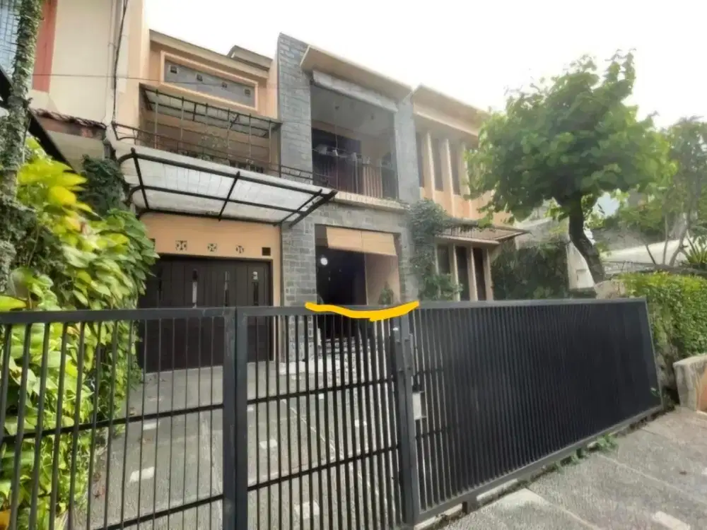 DIJUAL RUMAH PONDOK HIJAU SEMI FURNISHED 250 M²