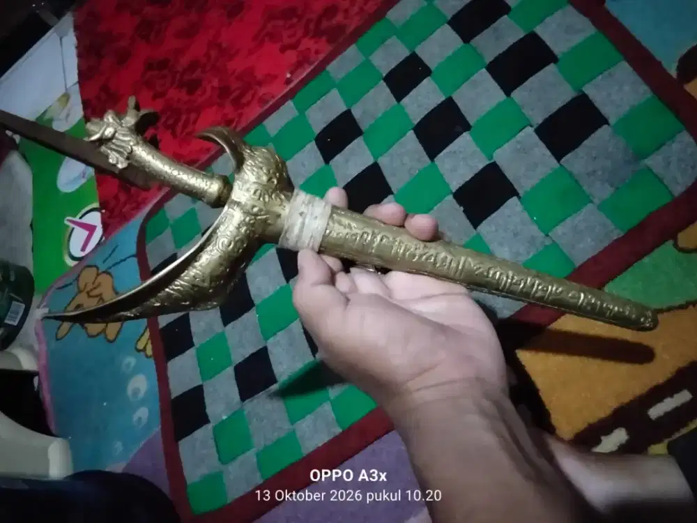Barang antik Keris Kuningan