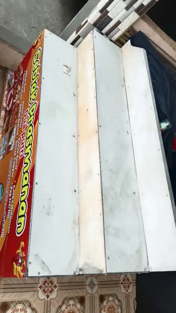 Meja seblak prasmanan