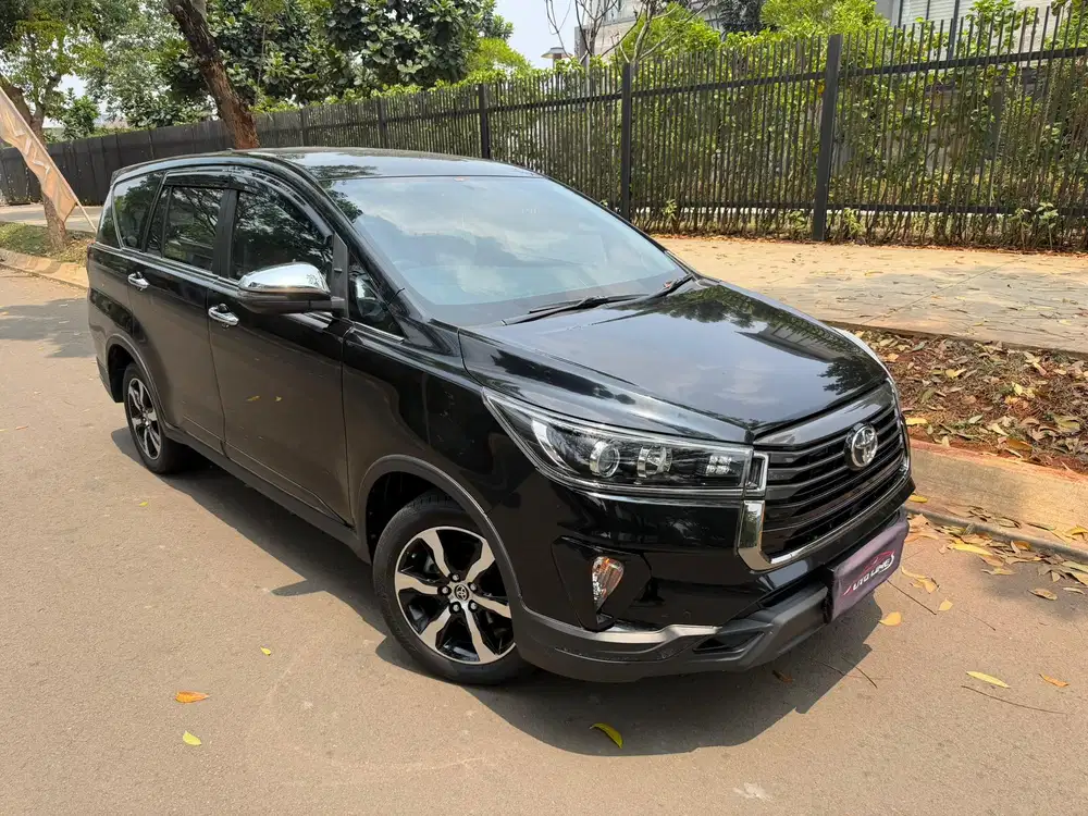 toyota kijang inova venturer 2022 diesel/solar km60rb tgn1 like new!