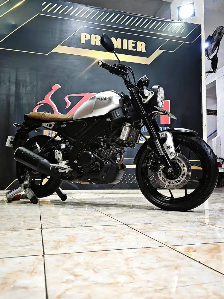 Yamaha XSR 155cc silver metalic mewah th 2021. Anugerah motor rungkug