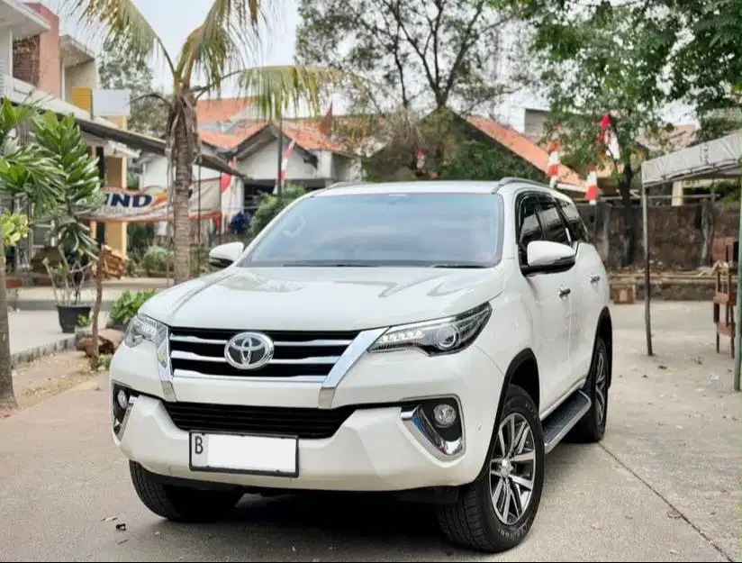 Toyota Fortuner 4X2 AT 2.4 VRZ Diesel