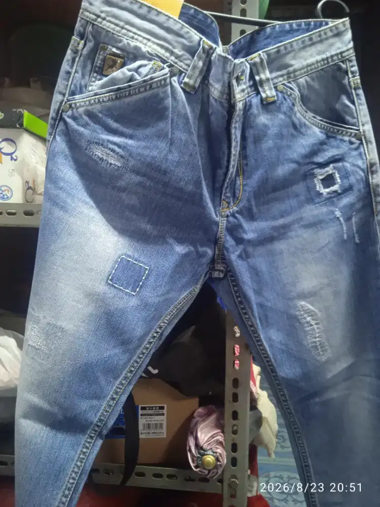 Celana lois ukuran 34 slim fit