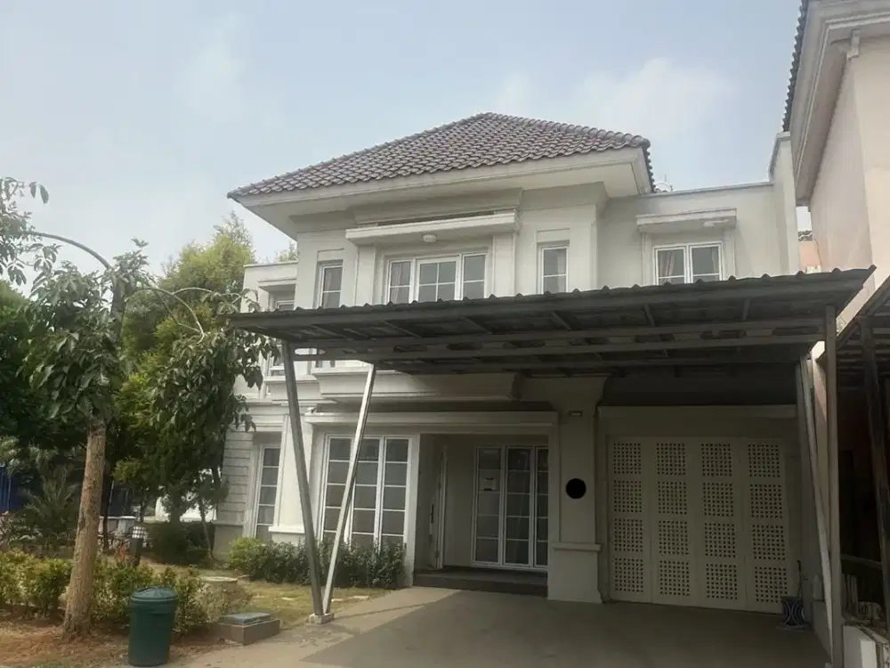 Rumah Hook 2 Lantai 4+2 Kamar Siap Huni di Alicante