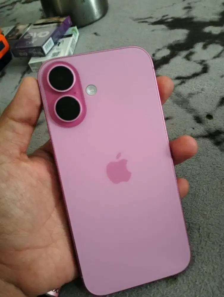 Iphone 16 basic pink