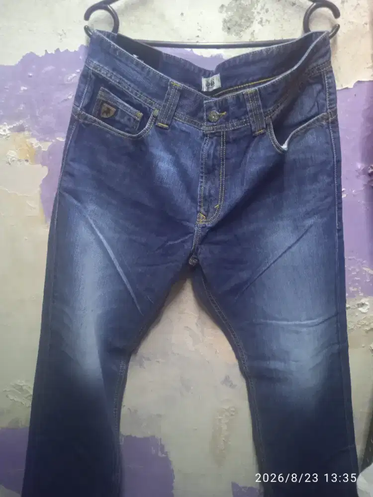 Celana lois ukuran 34 reguler cfl 117 c