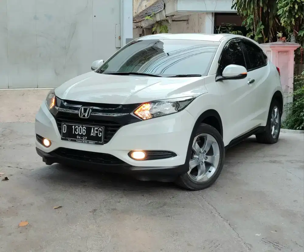 HRV E CVT 1.5 AT 2017 KM 31rb RECORD HONDA BANDUNG