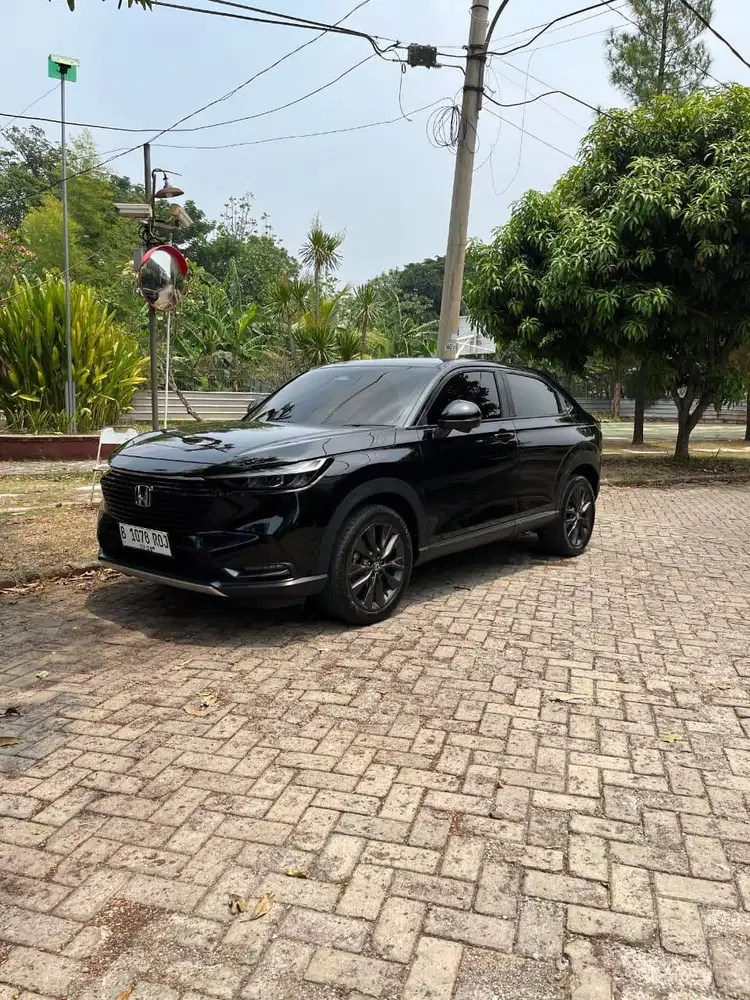 Jual H. HRV 1.5 SE Bensin-AT 2023 Hitam