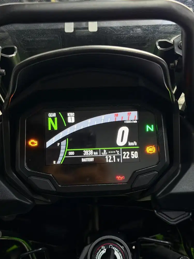 KAWASAKI VERSYS 650 2022 LOW KM 3RB LIKE NEW FULL AKSESORIS