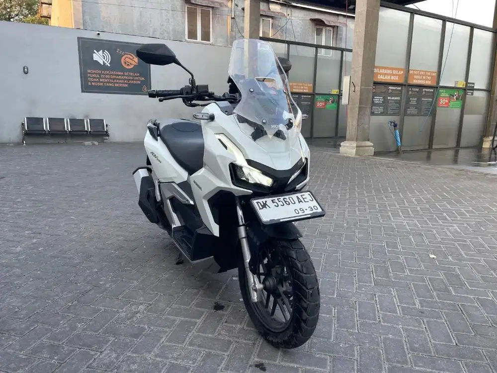 HONDA ADV 160 CBS 2025 – 7.500 KM – LIKE NEW