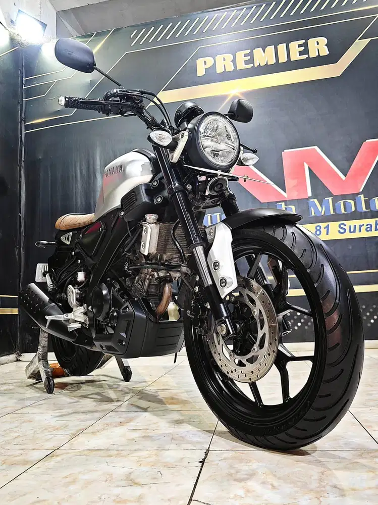 Yamaha XSR 155cc silver metalic mewah th 2021. Anugerah motor rungkut