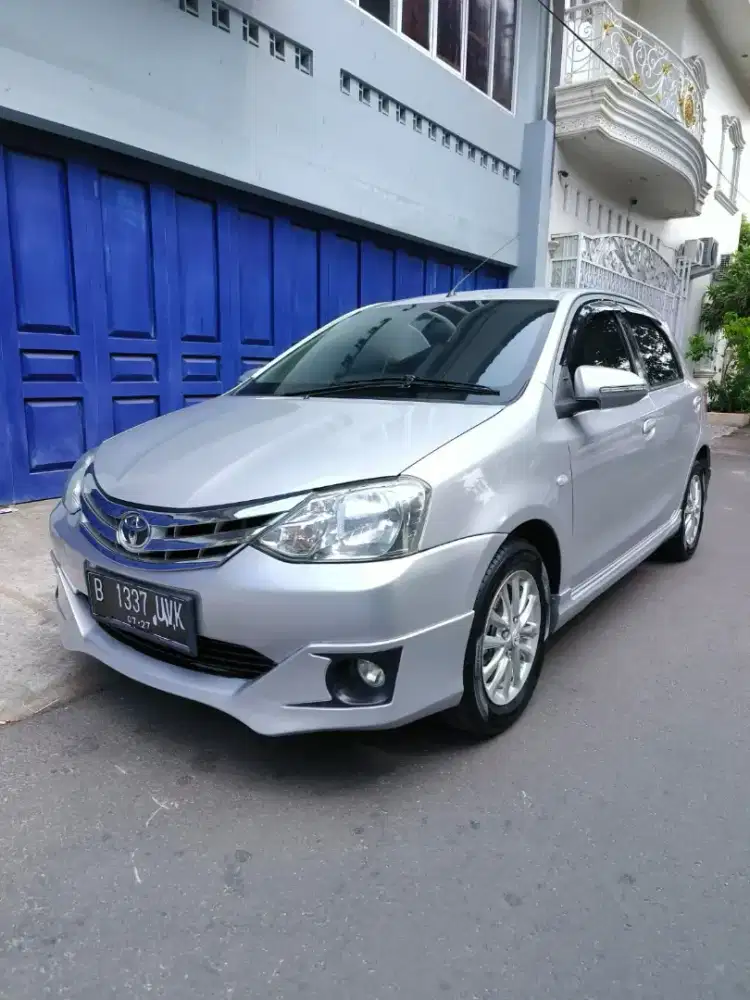 Etios g mt 2014 silver
