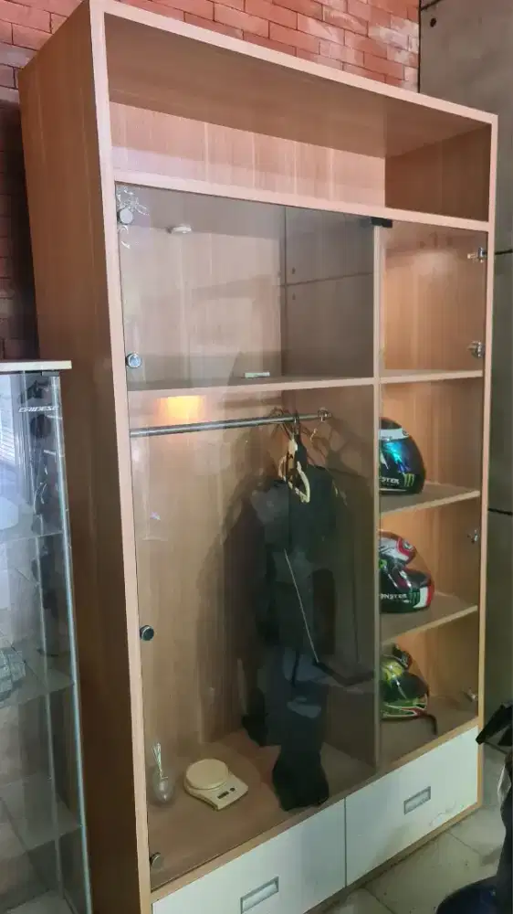 Lemari diecast bikin dari baru