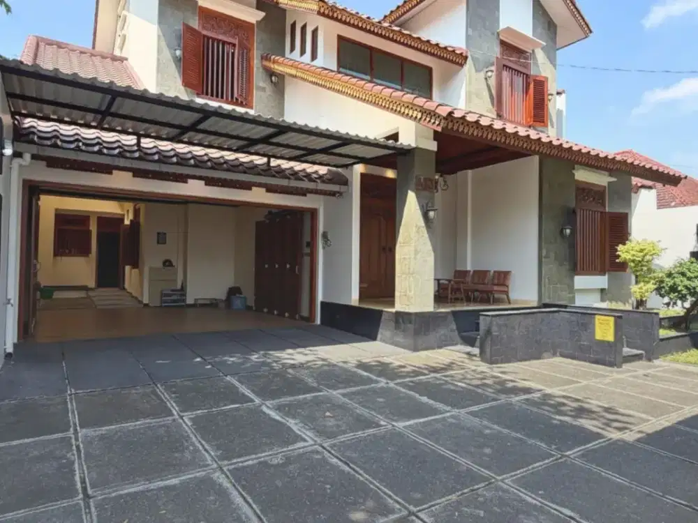 RUMAH MEGAH JAWA MODERN FULL FURNISHED BERKUALITAS ISTIMEWA LOKASI STRATEGIS DALAM KOTA JOGJA AKSES MUDAH SIAP HUNI