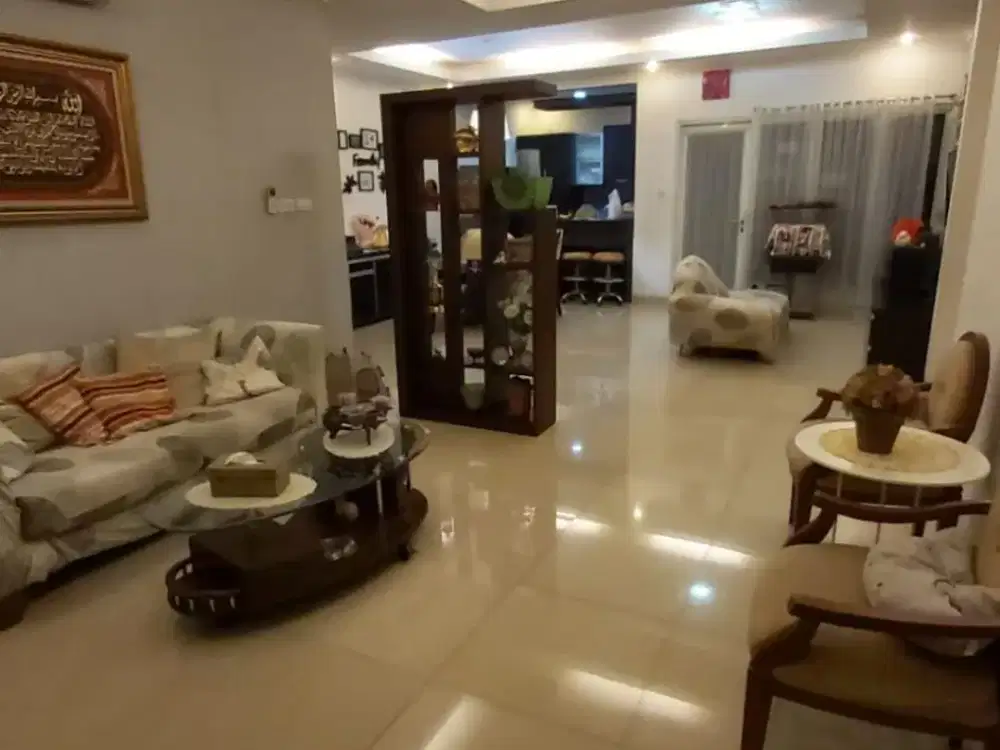 Dijual Rumah Rapih Terawat di Cluster Azalea