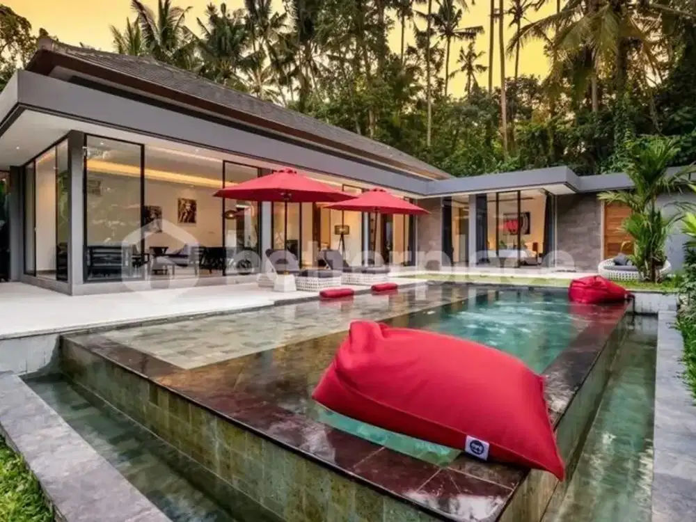 A Rare Blend of Serenity and Convenience: Move-In Ready 2-Bed Villa Steps from Ubud's Finest Dining and Wellness