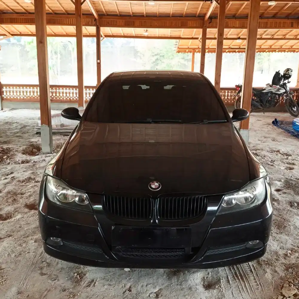 Bmw e90 320i th 2008