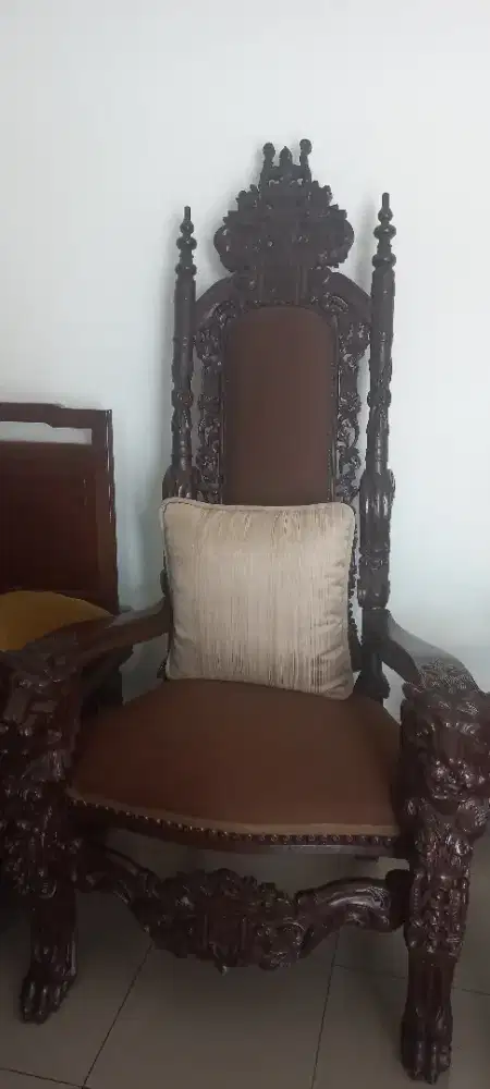 Kursi tamu singgasana kayu ukir jati