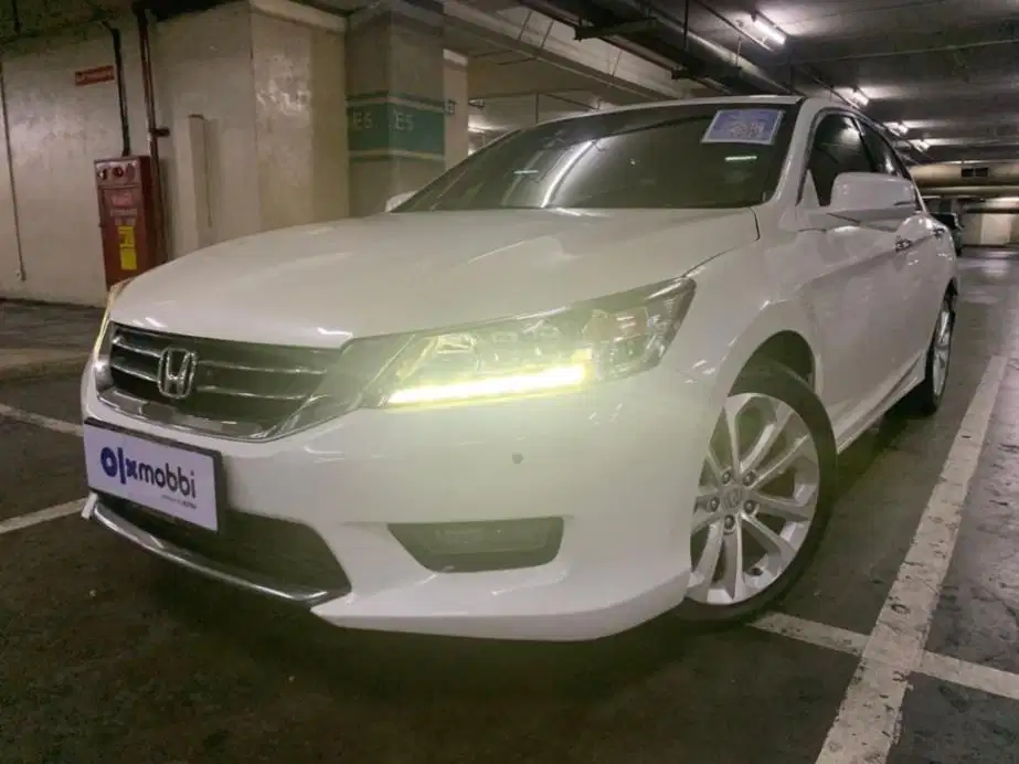 DP MURAH Honda Accord 2.4 VTI-L Bensin-AT 2015  C8MRF