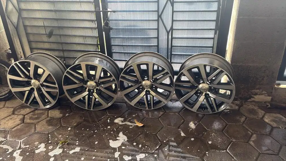 Dijual velg fortuner vrz r18 original