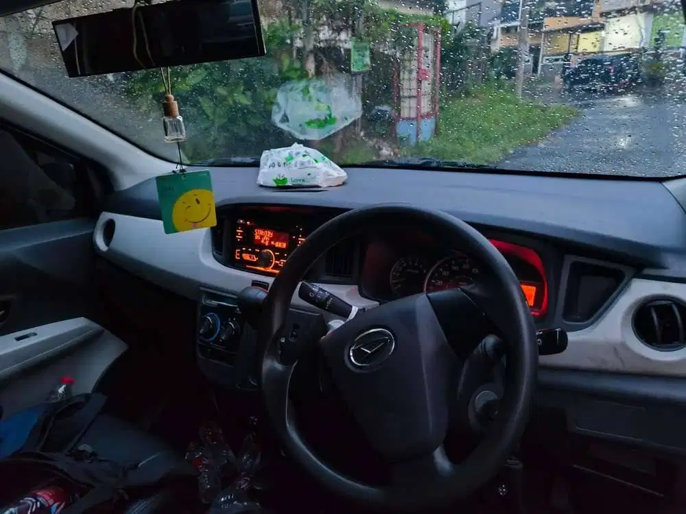 daihatsu sigra (2020)