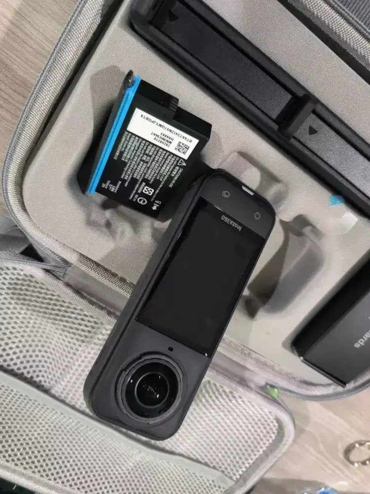Camera insta 360 x5 essential bundle
