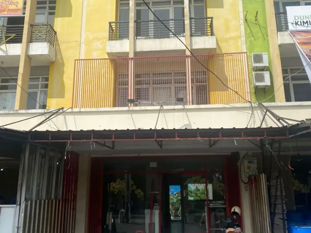 Di sewakan ruko  symphoni 3 lantai  lebar 6x18 sudah renovasi di harapan indah bekasi