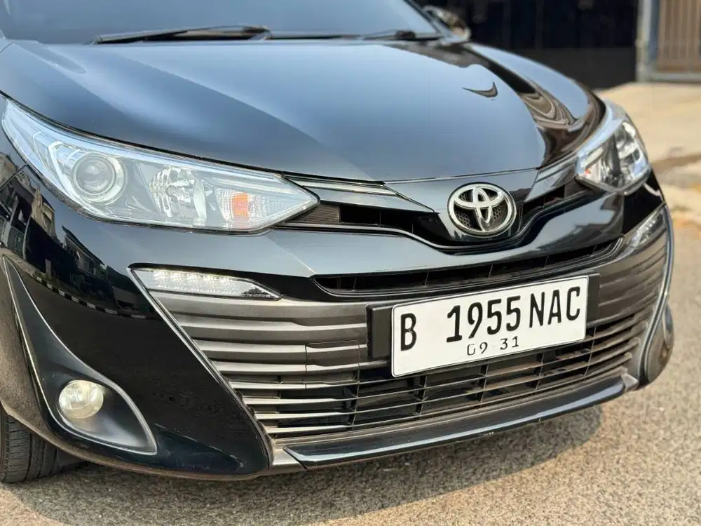 Toyota Vios G AT Hitam Metalik 2021