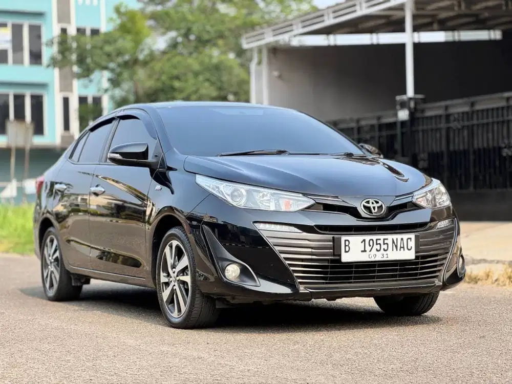 Toyota Vios G AT Hitam Metalik 2021
