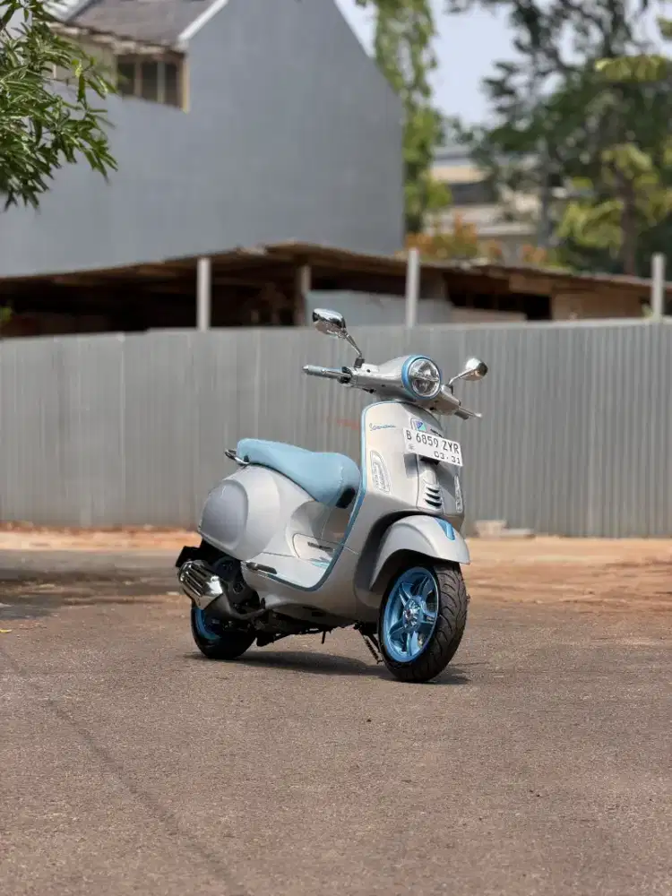 VESPA PRIMAVERA S NEW MODEL 150 IGET ABS LED THN 2025 LIKE NEW!