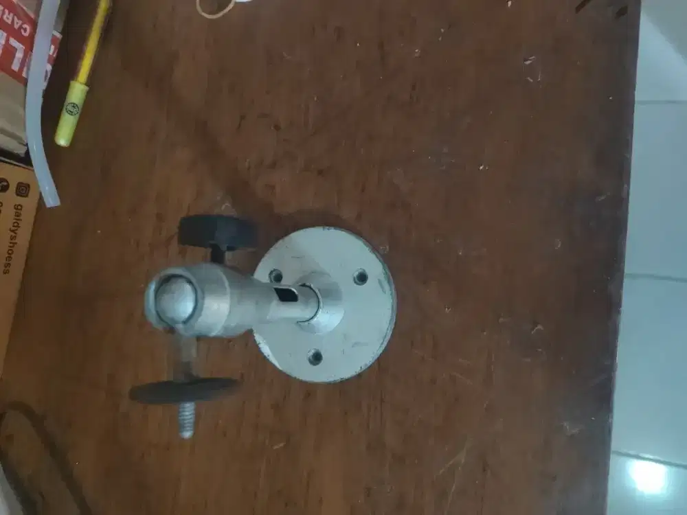 Kaki CCTV panjang