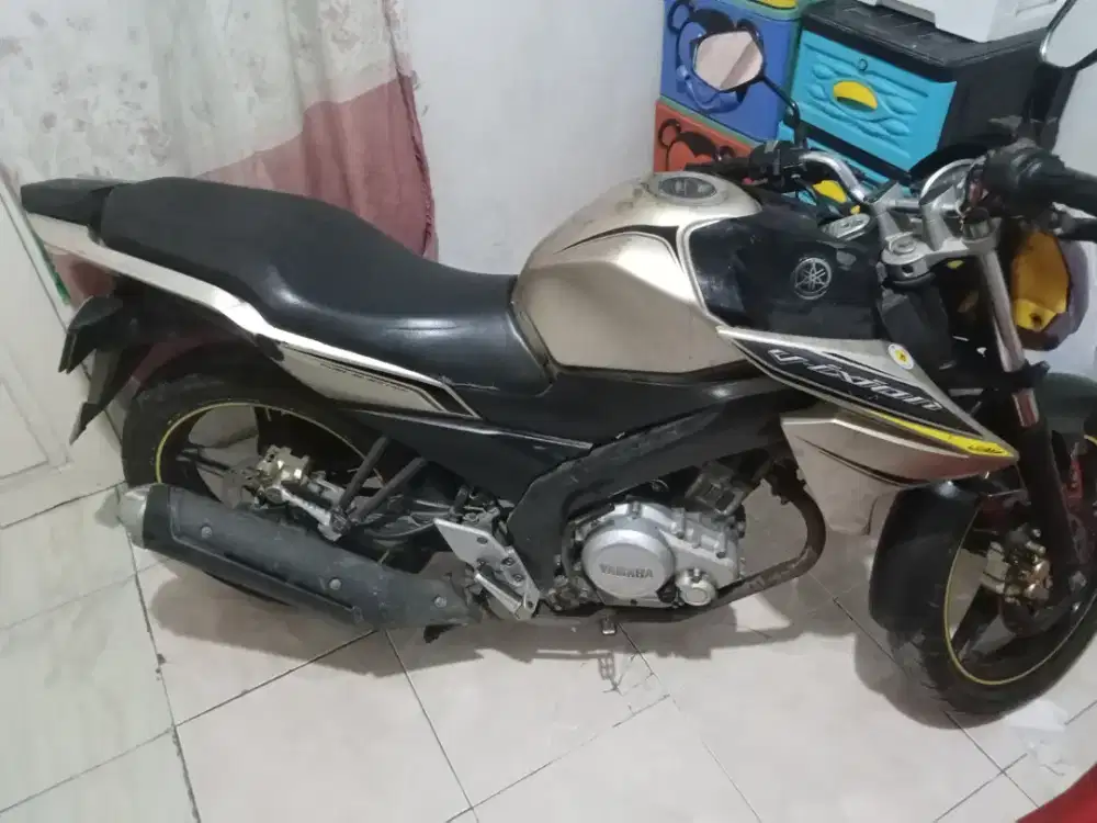 Di jual Vixion 2013 plat B DKI Jakarta