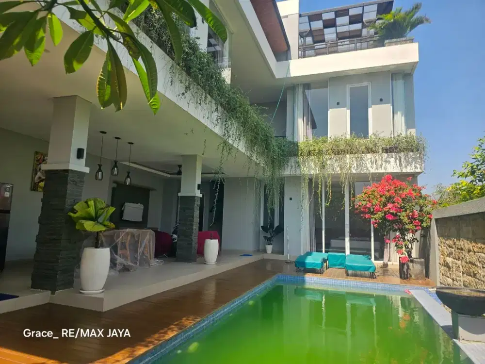 Luxury 3-Bedroom Ocean View Villa For Sale In Ungasan, Badung