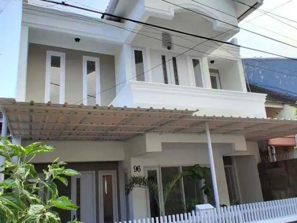 dijual rumah 2 lantai siap huni di Uranus Margahayu Raya Metro Bandung