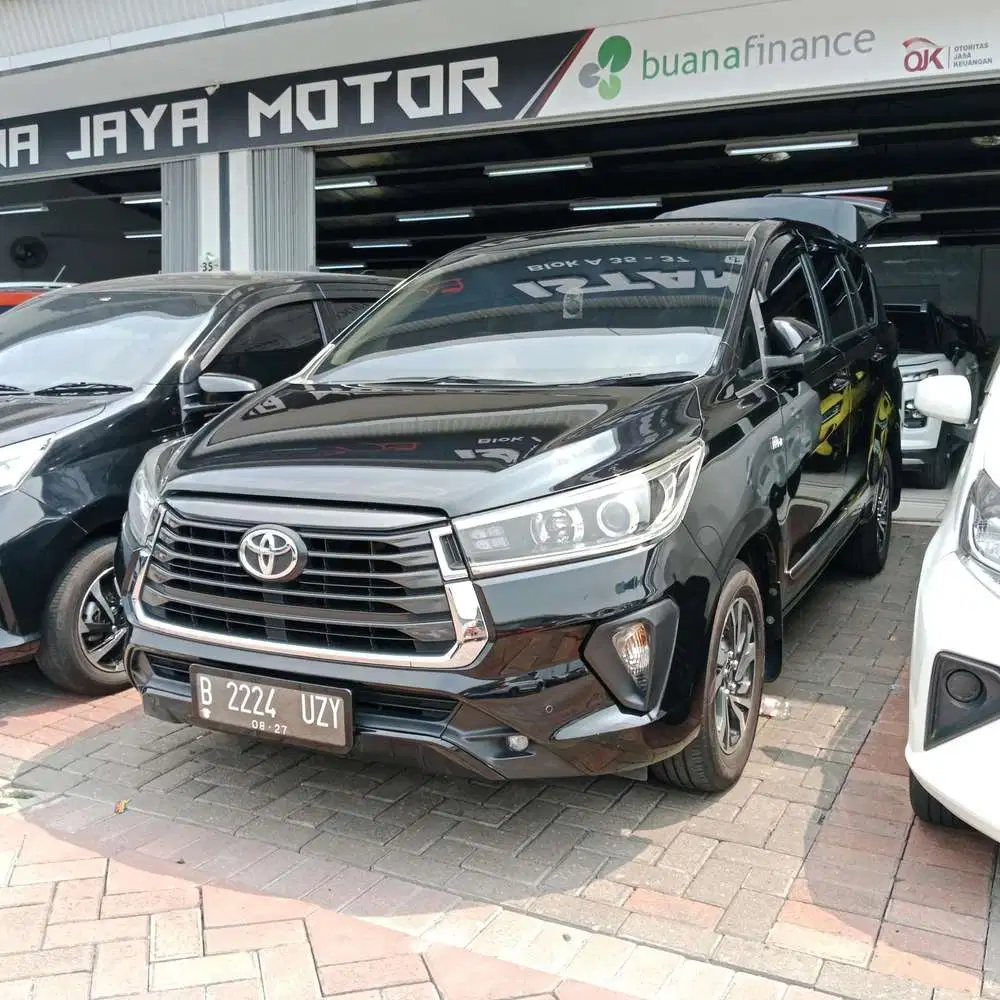 Toyota KIJANG INNOVA 2.0 V AT 2022 - HITAM