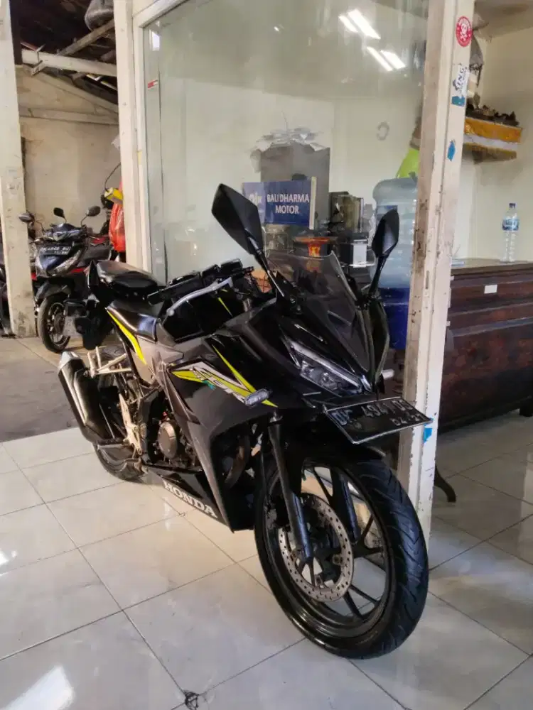 Honda CBR. 150 CC thn 2017 cash. Bali dharma motor