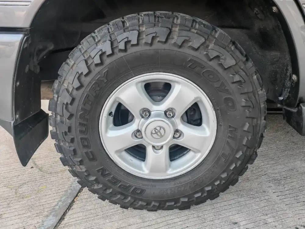Ban Toyo open country M/T 285/75r16 import Made in jepang