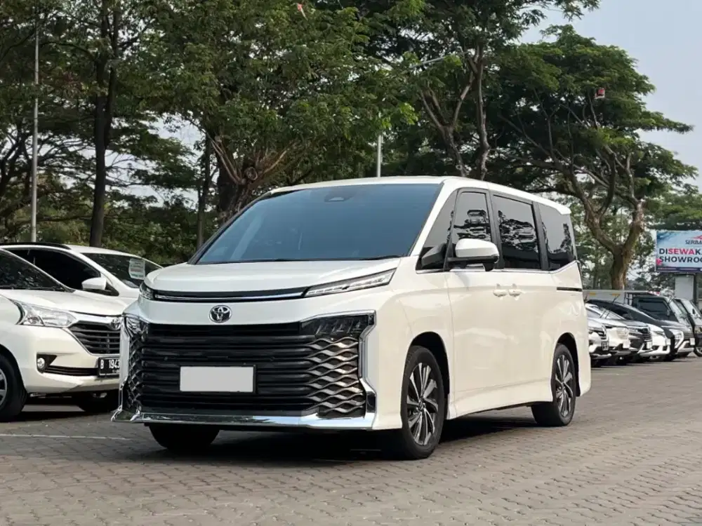 CIAMIK ‼️ TOYOTA NEW VOXY 2.0 AT 2023 PUTIH