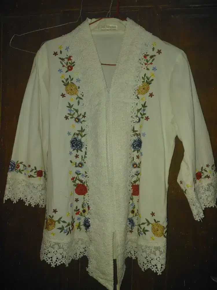 Kebaya putih cantik lengan 7/8