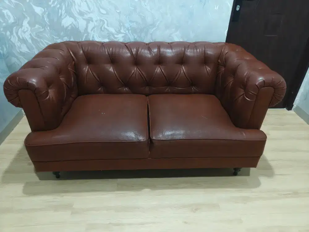 Sofa kulit preloved