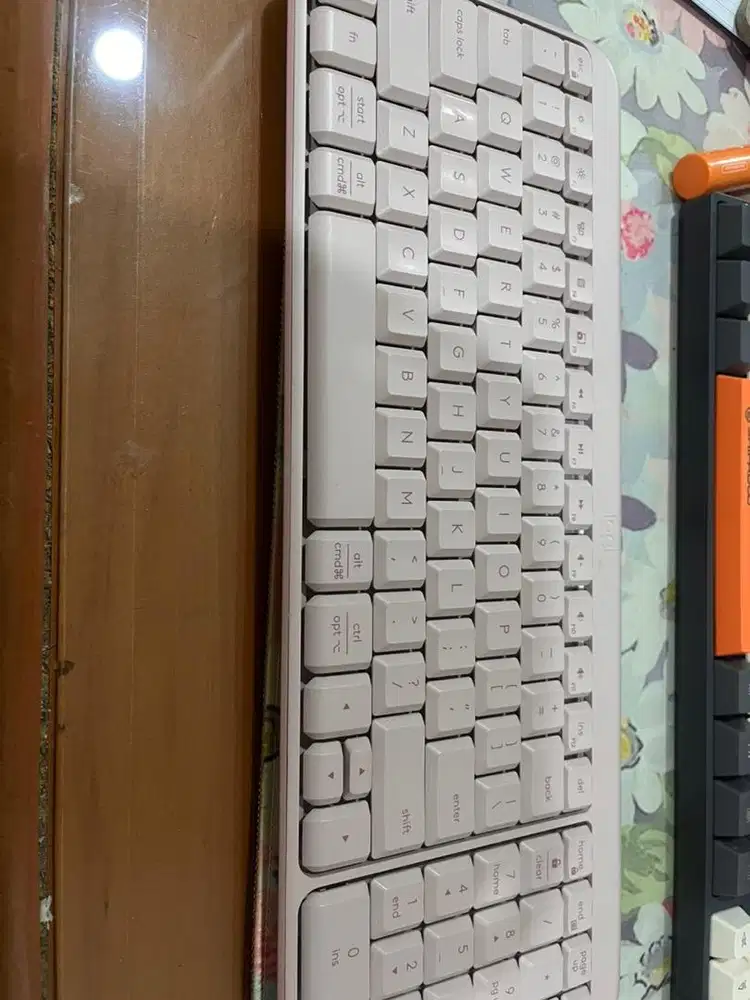 Keyboard + keyboard wireless logitech ori