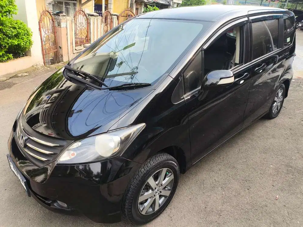 Honda Freed 2010 Bensin