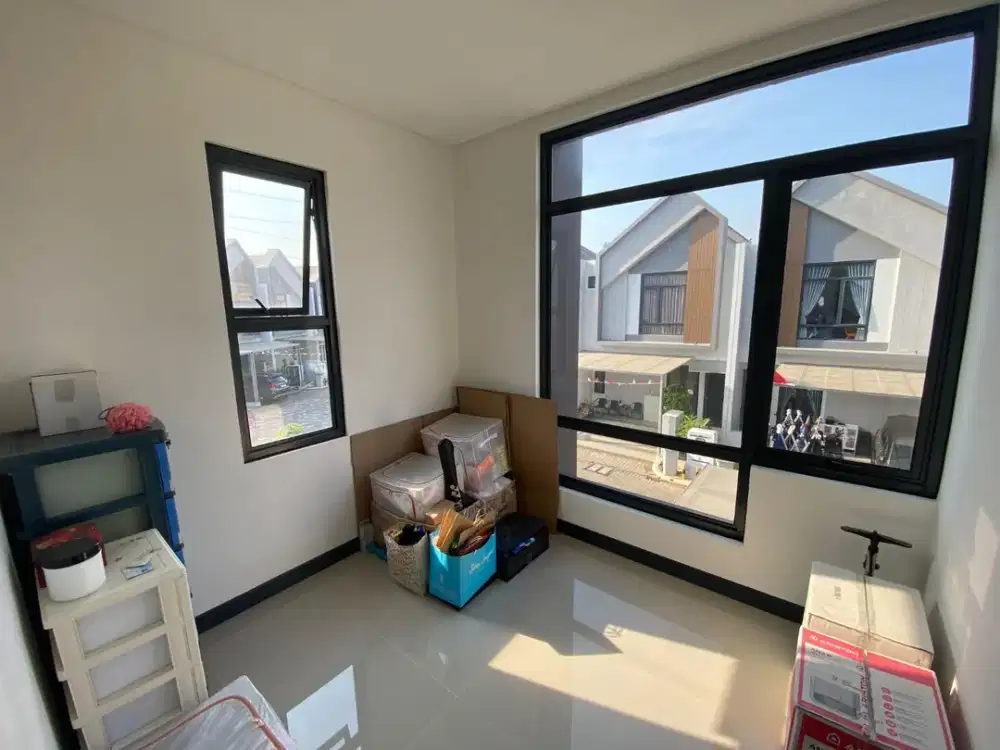 DIJUAL RUMAH HOEK 2 LANTAI SIAP HUNI – CLUSTER NISMARA HARAPAN INDAH 2, BEKASI