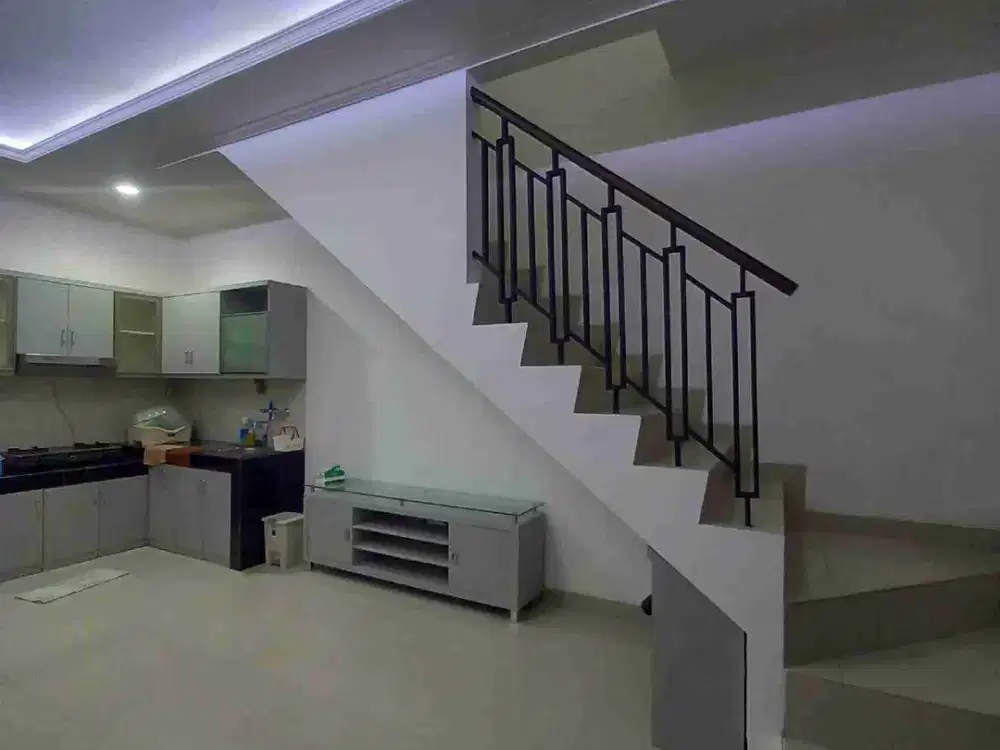 Disewakan Rumah Full Furnish Di East Asia Green Lake City