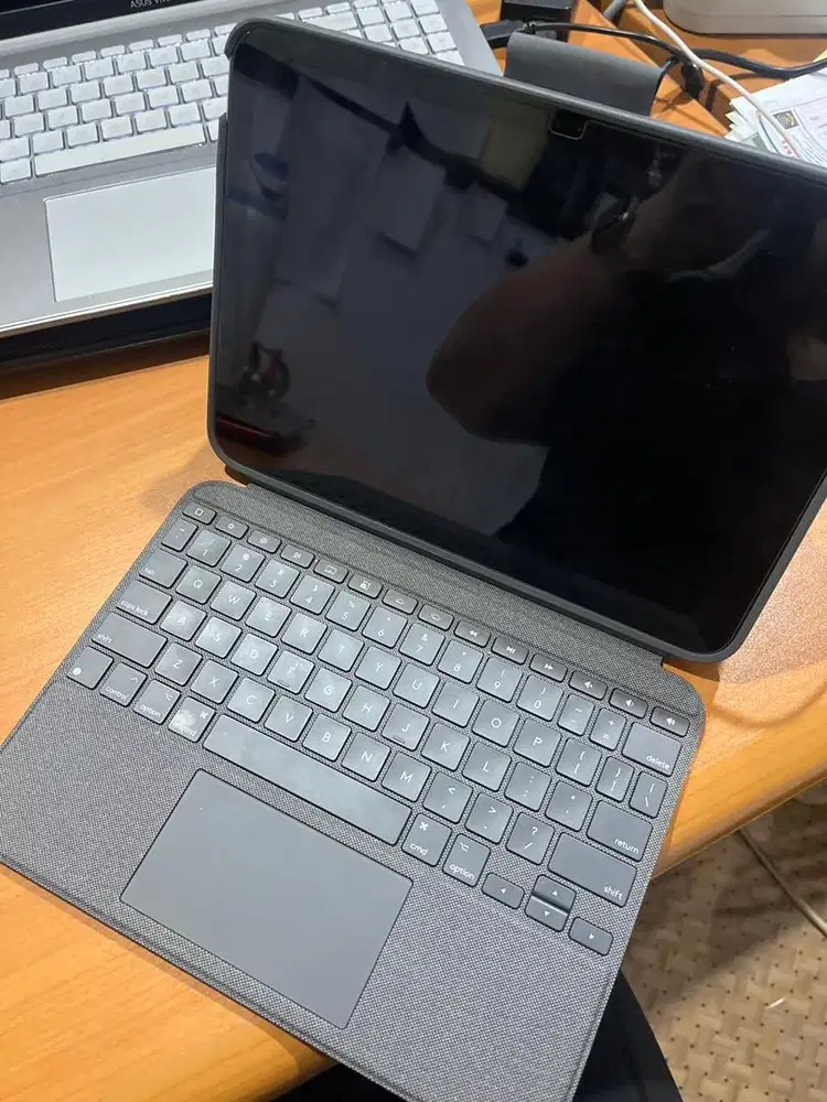 IPAD GEN 10 SECOND GOOD CONDITION