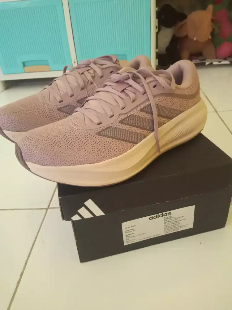 Di jual sepatu ADIDAS