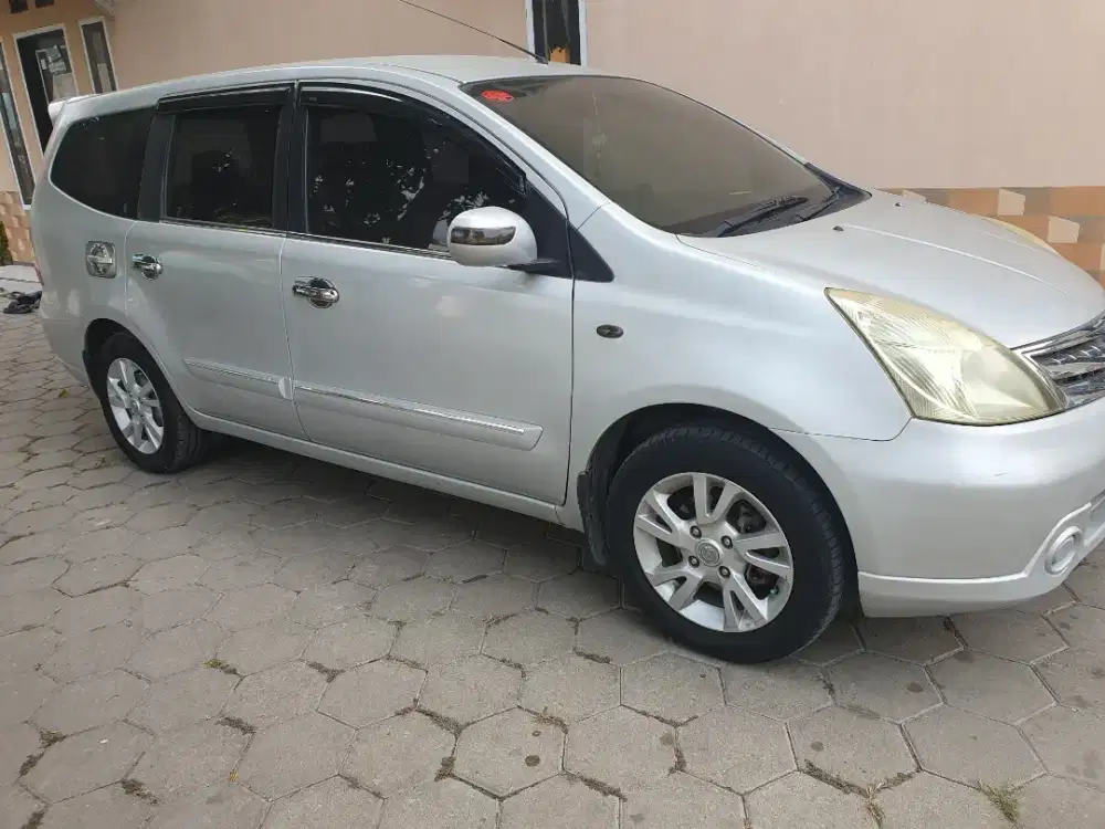 Nissan grand livina 2011 manual