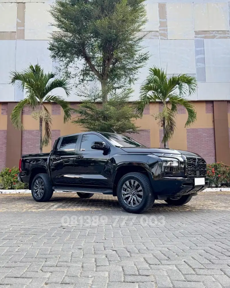 Mitsubishi Triton DC 4X4 Ultimate AT 2025 HITAM