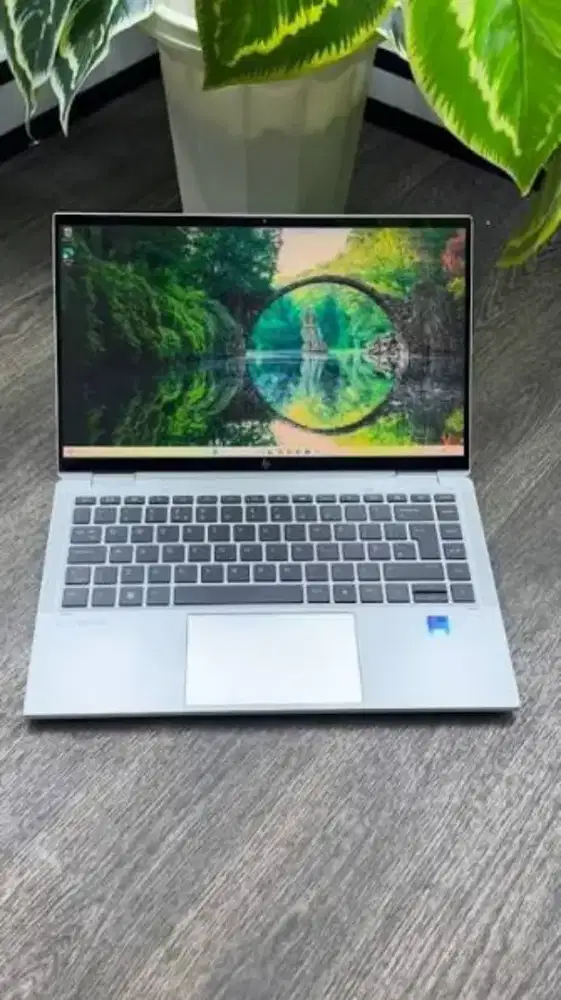 hp elitebook x360 1040 g8 core i7-1165g7 touchscreen Ram 16/1TB ssd