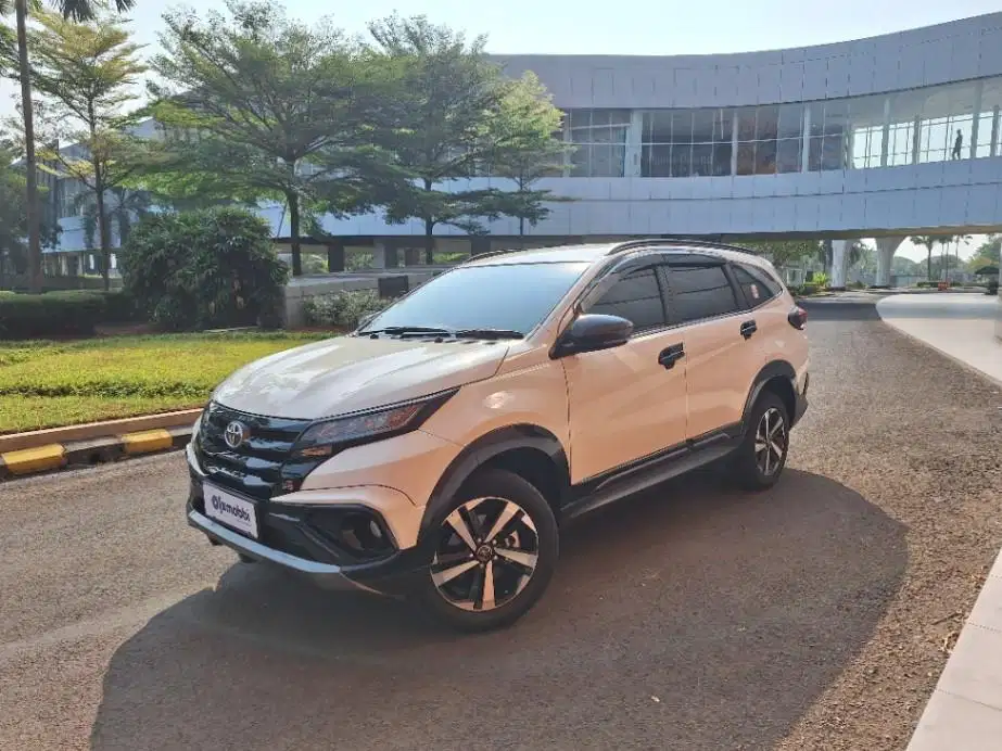 LOW DP Toyota Rush 1.5 GR Sport Bensin-AT 2025 7CE